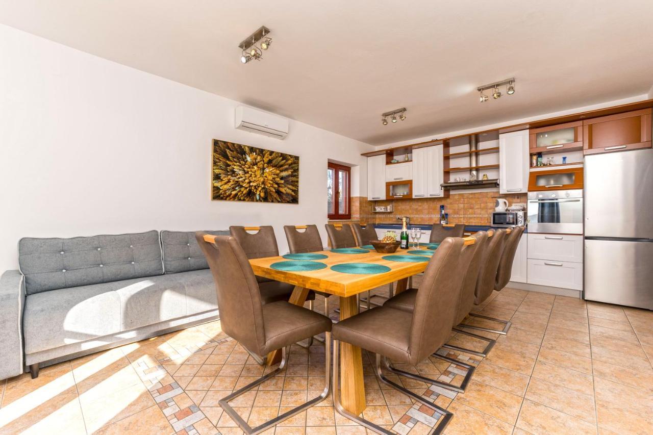Villa Slavica Sveti Filip i Jakov Esterno foto